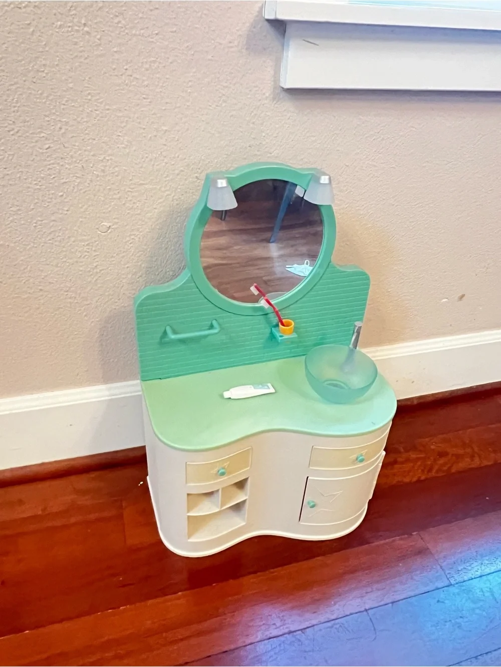 American girl doll spa bathroom vanity with accessories retired